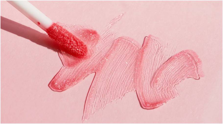 Top Tips for Choosing Long Lasting Lip Gloss